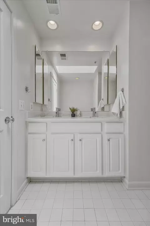 2107 12th Pl NW, Washington, DC 20009 photo 32