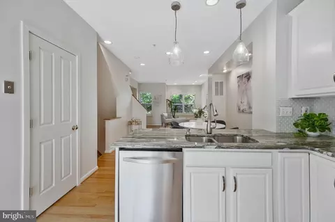 2107 12th Pl NW, Washington, DC 20009 photo 18
