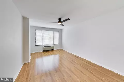 Living - 2501 Calvert St NW #103, Washington, DC 20008 photo 4 of 4