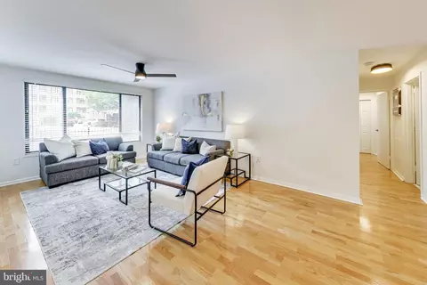 Living - 2501 Calvert St NW #103, Washington, DC 20008 photo 2 of 4