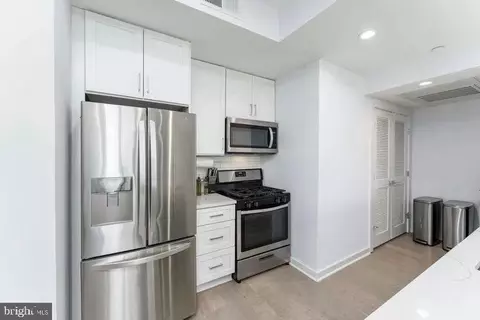 Kitchen - 1019 17th Pl NE #401, Washington, DC 20002 photo 1 of 2