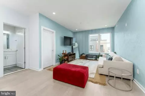 Living - 1019 17th Pl NE #401, Washington, DC 20002 photo 1 of 1