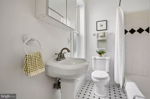 Bath - 720 L St NE, Washington, DC 20002 photo 3 of 4