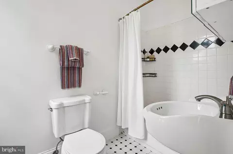Bath - 720 L St NE, Washington, DC 20002 photo 2 of 4
