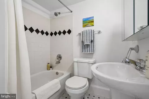 Bath - 720 L St NE, Washington, DC 20002 photo 4 of 4