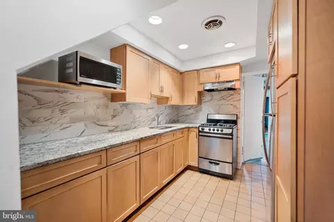Kitchen - 2134 R St NW, Washington, DC 20008 photo 2 of 2