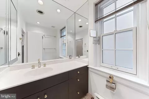 Bath - 2134 R St NW, Washington, DC 20008 photo 5 of 6