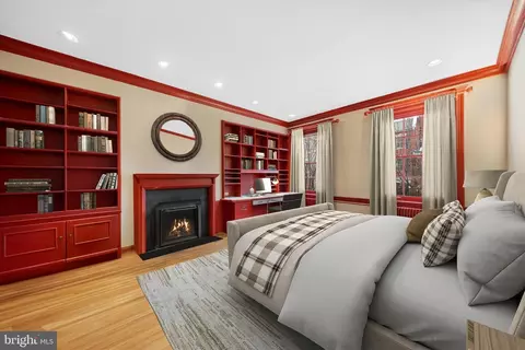 Bedroom - 2134 R St NW, Washington, DC 20008 photo 3 of 6
