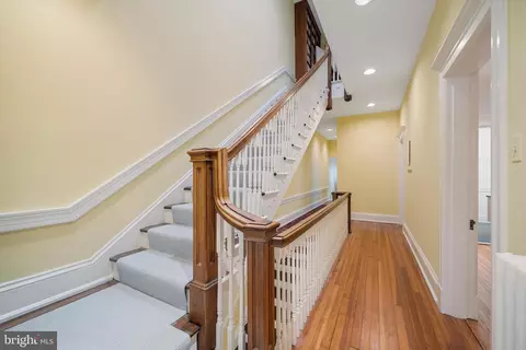 Entry Way - 2134 R St NW, Washington, DC 20008 photo 3 of 7