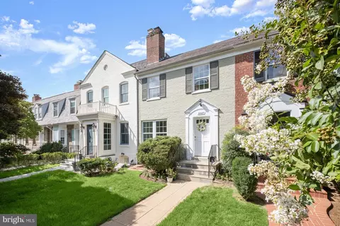 3527 R St NW, Washington, DC 20007