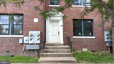 414 18th St NE, Washington, DC 20002 photo 2