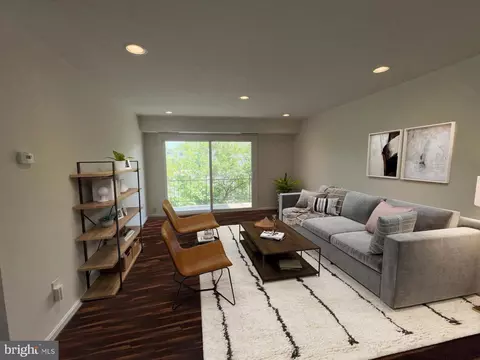 5106 F St SE #10, Washington, DC 20019