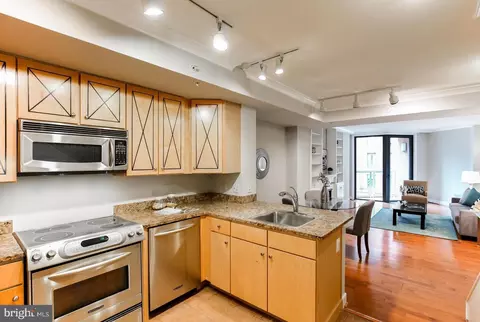 Kitchen - 616 E Street St NW #656, Washington, DC 20004 photo 2 of 2