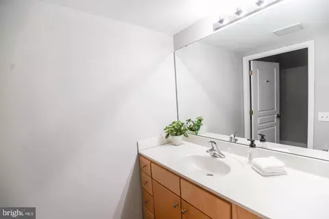 Bath - 616 E Street St NW #656, Washington, DC 20004 photo 1 of 3