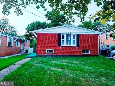 916 Hilltop Ter SE, Washington, DC 20019