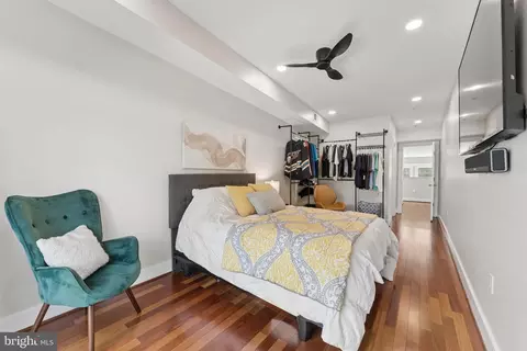 5233 Connecticut Ave NW #301, Washington, DC 20015
