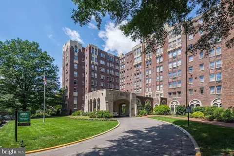 4000 Cathedral Ave NW #832B, Washington, DC 20016