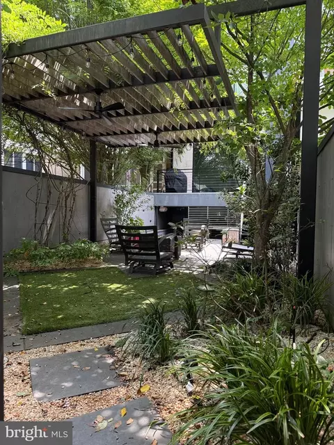 Exterior - 3609 R St NW, Washington, DC 20007 photo 3 of 6