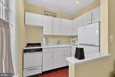 Kitchen - 115 E Se SE #201, Washington, DC 20003 photo 1 of 1