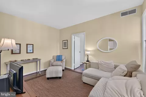 Other - 115 E Se SE #201, Washington, DC 20003 photo 3 of 10