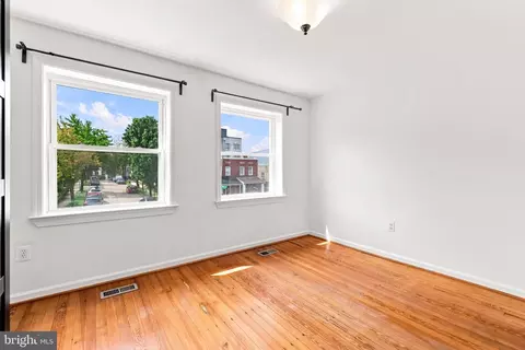 Bedroom - 1648 L St NE, Washington, DC 20002 photo 1 of 2