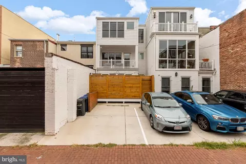 Exterior - 1007 O St NW, Washington, DC 20001 photo 8 of 9
