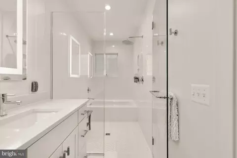 Bath - 1007 O St NW, Washington, DC 20001 photo 4 of 5