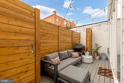 Exterior - 1007 O St NW, Washington, DC 20001 photo 3 of 9