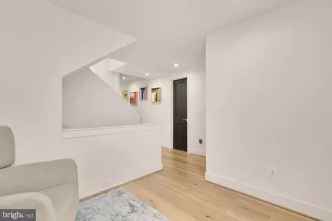 Entry Way - 1007 O St NW, Washington, DC 20001 photo 7 of 7