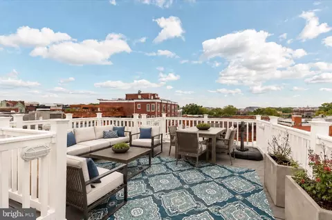 Exterior - 1007 O St NW, Washington, DC 20001 photo 5 of 9