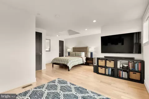 Bedroom - 1007 O St NW, Washington, DC 20001 photo 7 of 7