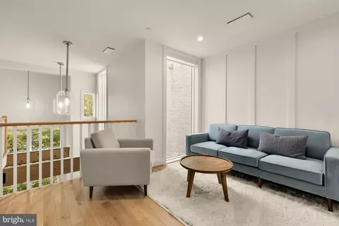 Entry Way - 1007 O St NW, Washington, DC 20001 photo 3 of 7