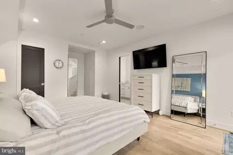 Bedroom - 1007 O St NW, Washington, DC 20001 photo 3 of 7