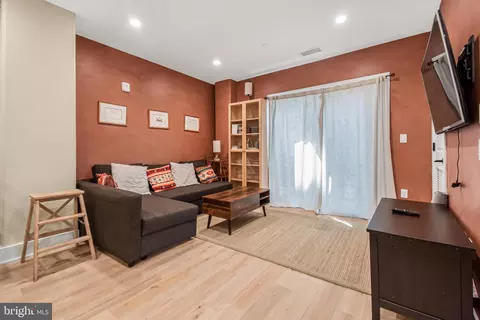 Living - 1016 17th Pl NE #102, Washington, DC 20002 photo 1 of 2