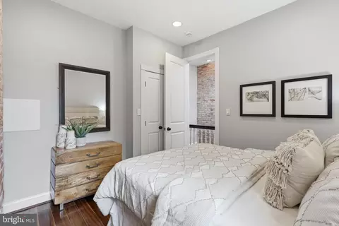 Bedroom - 624 9th St NE, Washington, DC 20002 photo 5 of 9