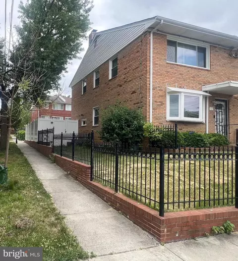 729 Decatur Pl NE, Washington, DC 20017