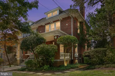 2940 Bellevue Ter NW, Washington, DC 20016