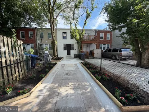Exterior - 1820 L St NE, Washington, DC 20002 photo 3 of 4