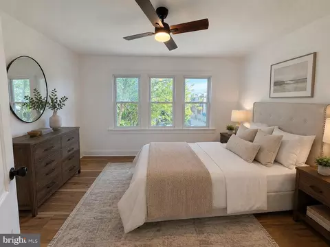 Bedroom - 1820 L St NE, Washington, DC 20002 photo 1 of 3