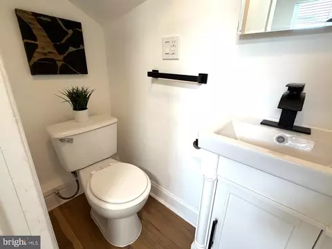 Bath - 1820 L St NE, Washington, DC 20002 photo 1 of 4