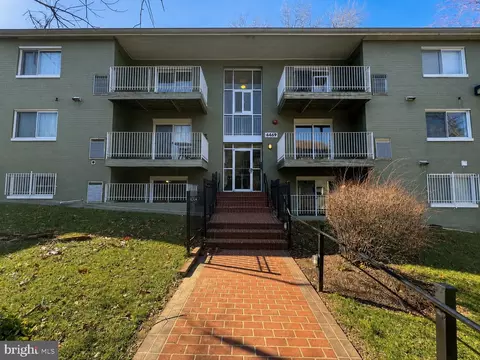 4469 B St SE #103, Washington, DC 20019