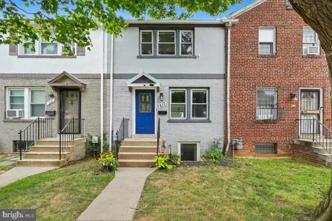 Exterior - 817 20th St NE, Washington, DC 20002 photo 2 of 4