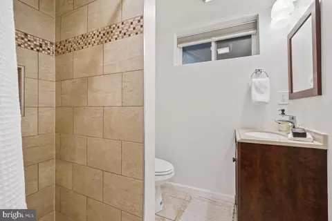 Bath - 817 20th St NE, Washington, DC 20002 photo 4 of 4