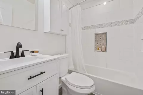 Bath - 817 20th St NE, Washington, DC 20002 photo 2 of 4