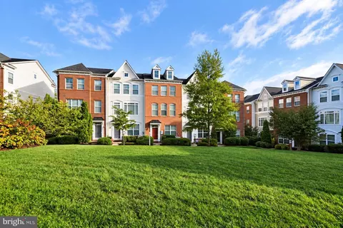 504 NE Ava Way NE, Washington, DC 20017