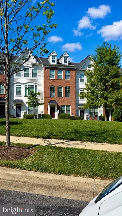 504 NE Ava Way NE, Washington, DC 20017