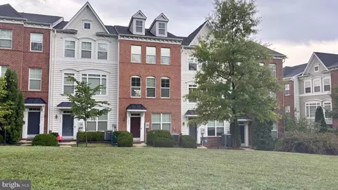 504 NE Ava Way NE, Washington, DC 20017