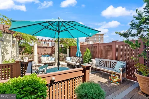 Exterior - 1707 S Street St NW #B, Washington, DC 20009 photo 3 of 11