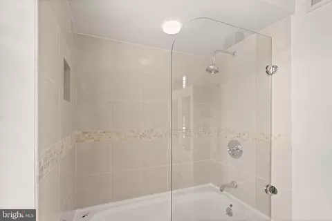 Bath - 1707 S Street St NW #B, Washington, DC 20009 photo 3 of 7