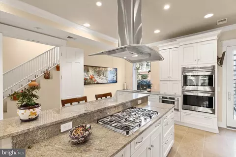 Kitchen - 1707 S Street St NW #B, Washington, DC 20009 photo 9 of 10